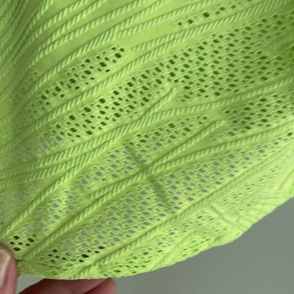 Onzie crop top size S/M - lime green - Picture 3 of 14